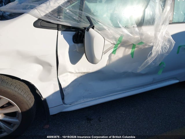 5YFB4MDE3PP016932 Toyota COROLLA LE