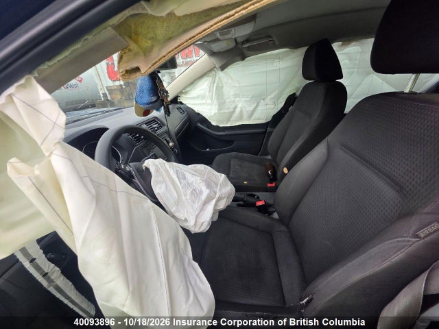 40093896 :رقم المزاد ، 3VW1K7AJ8FM277741 vin ، 2015 Volkswagen Jetta مزاد بيع