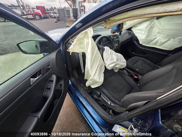 40093896 :رقم المزاد ، 3VW1K7AJ8FM277741 vin ، 2015 Volkswagen Jetta مزاد بيع