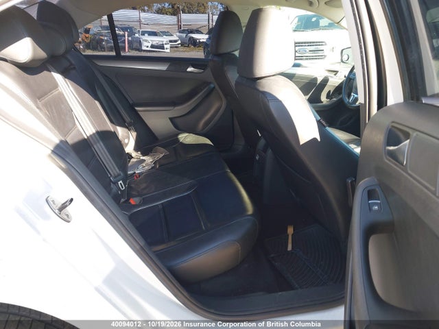 40094012 :رقم المزاد ، 3VWLX7AJ7DM418161 vin ، 2013 Volkswagen Jetta مزاد بيع