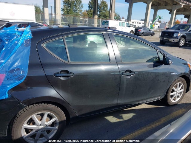 JTDKDTB35F1111054 Toyota PRIUS C