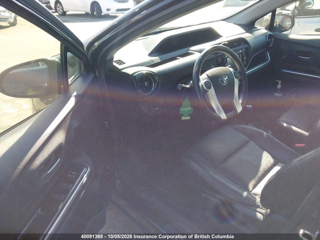 JTDKDTB35F1111054 Toyota PRIUS C