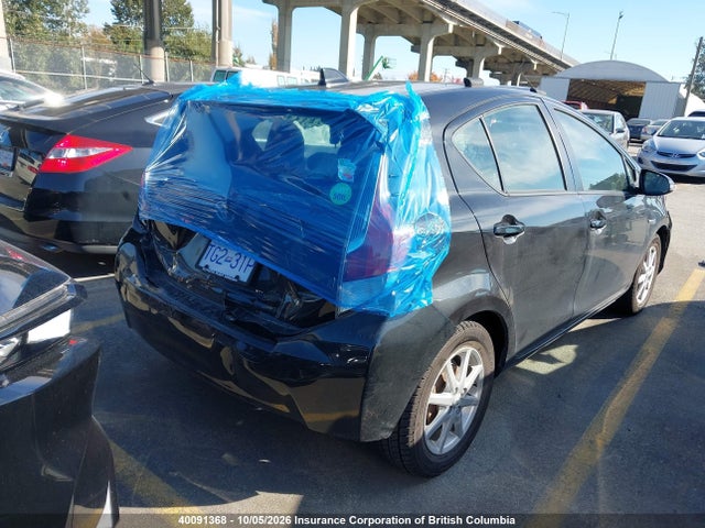 JTDKDTB35F1111054 Toyota PRIUS C