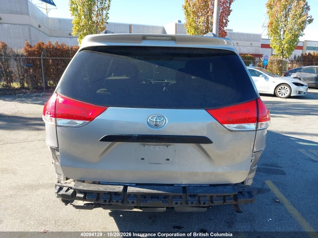 Продажа на аукционе авто 2011 Toyota Sienna, vin: 5TDZK3DC4BS082113, номер лота: 40094129