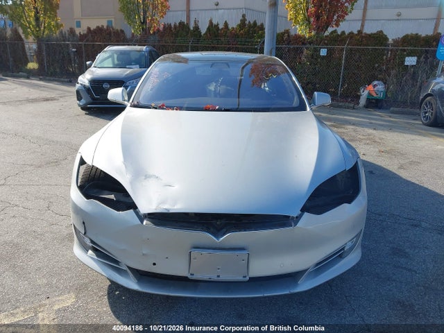 40094186 :رقم المزاد ، 5YJSA1E24HF231731 vin ، 2017 Tesla Model S مزاد بيع