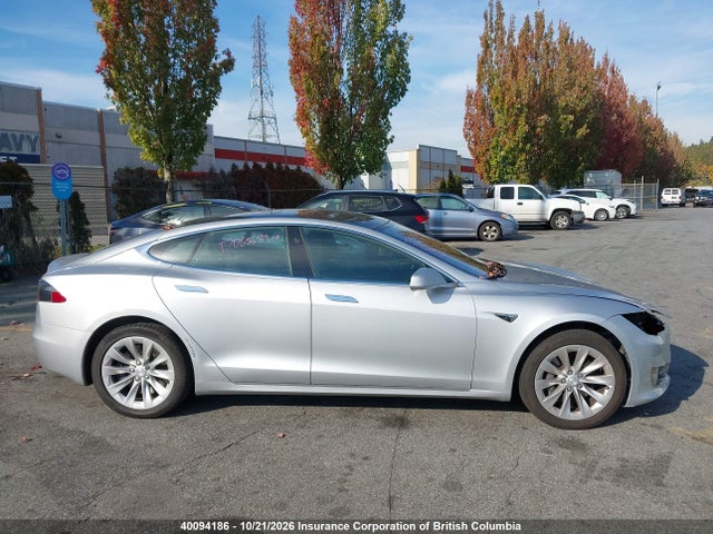 40094186 :رقم المزاد ، 5YJSA1E24HF231731 vin ، 2017 Tesla Model S مزاد بيع