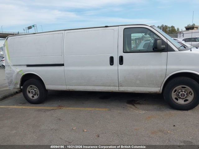 GMC Savana 2500 Work Van 2019 1GTW7BFP1K1223263 Image 14