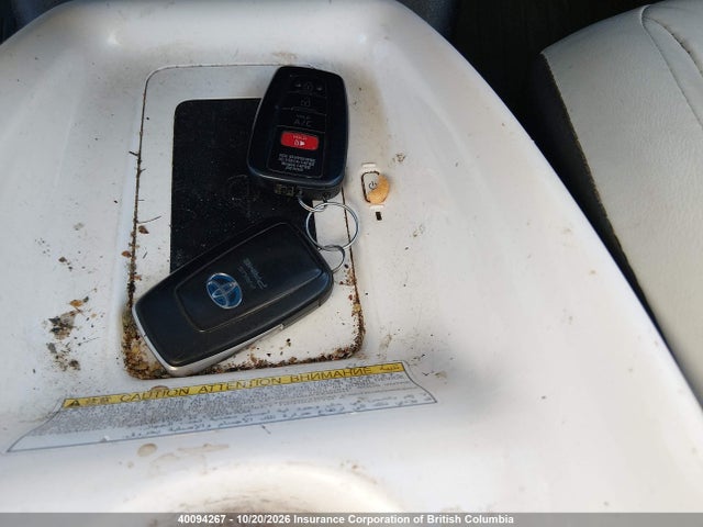 JTDKARFP9H3028453 Toyota Prius