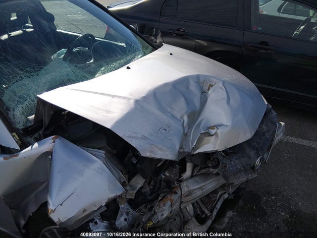 40093097 :رقم المزاد ، 2HHES36844H000094 vin ، 2004 Acura 1.7el Premium مزاد بيع