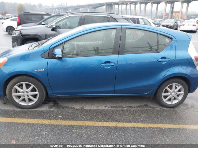 JTDKDTB35E1572401 Toyota Prius