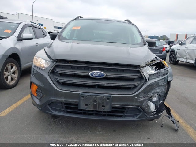 Продаж на аукціоні авто 2018 Ford Escape S, vin: 1FMCU0F73JUC15545, номер лоту: 40094696