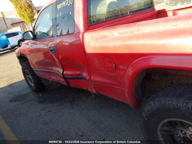 40094730 :رقم المزاد ، 1B7GG22Y1XS105718 vin ، 1999 Dodge Dakota مزاد بيع