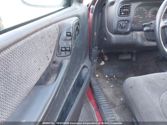 40094730 :رقم المزاد ، 1B7GG22Y1XS105718 vin ، 1999 Dodge Dakota مزاد بيع