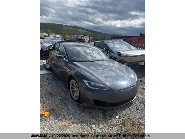 40094846 :رقم المزاد ، 5YJSA1E26GF175127 vin ، 2016 Tesla Model S مزاد بيع