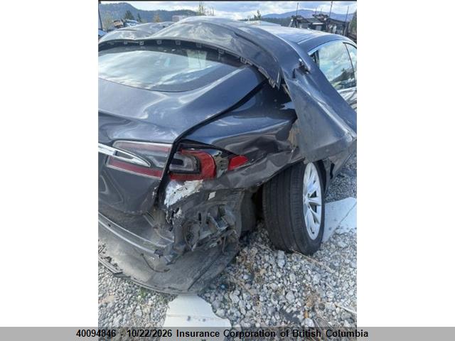 40094846 :رقم المزاد ، 5YJSA1E26GF175127 vin ، 2016 Tesla Model S مزاد بيع