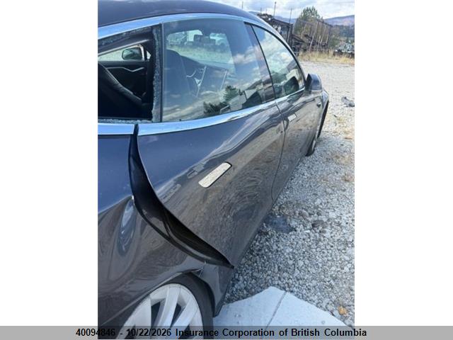 40094846 :رقم المزاد ، 5YJSA1E26GF175127 vin ، 2016 Tesla Model S مزاد بيع