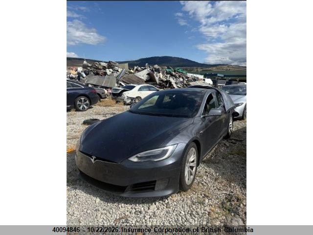 40094846 :رقم المزاد ، 5YJSA1E26GF175127 vin ، 2016 Tesla Model S مزاد بيع