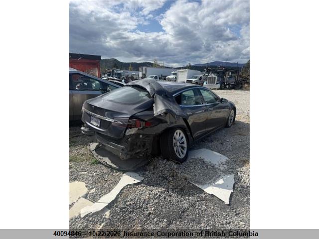 40094846 :رقم المزاد ، 5YJSA1E26GF175127 vin ، 2016 Tesla Model S مزاد بيع