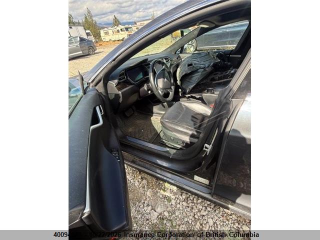 40094846 :رقم المزاد ، 5YJSA1E26GF175127 vin ، 2016 Tesla Model S مزاد بيع