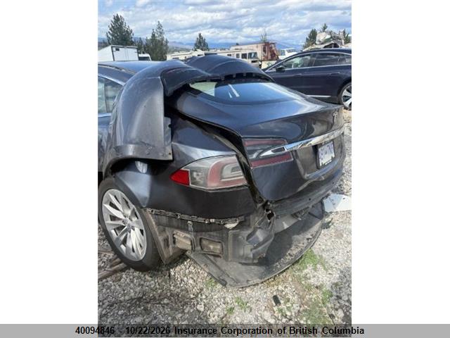 40094846 :رقم المزاد ، 5YJSA1E26GF175127 vin ، 2016 Tesla Model S مزاد بيع