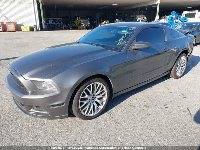 Ford Mustang V6 2014 1ZVBP8AM9E5220572 Image 2