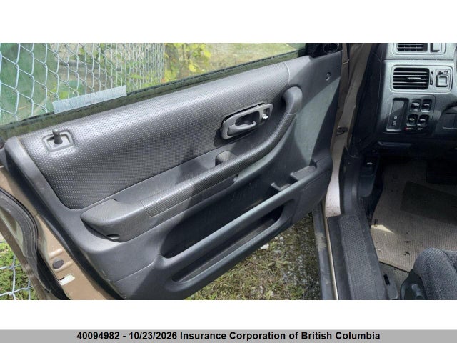 40094982 :رقم المزاد ، JHLRD1852XC810355 vin ، 1999 Honda Cr-v مزاد بيع