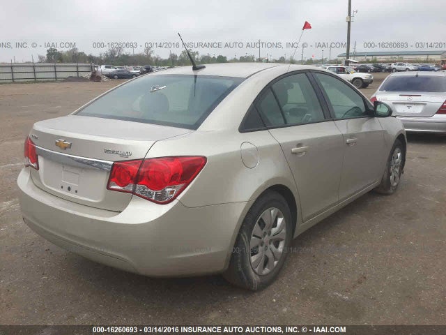 1G1PA5SH8E7230310 Chevrolet Cruze Ls Auto