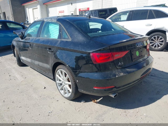 2016 AUDI A3 WAUB8GFF6G1040560 Photo 2