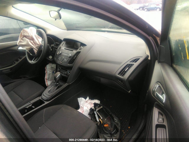Ford FOCUS SE 2017 1FADP3FE7HL324841 Image 5