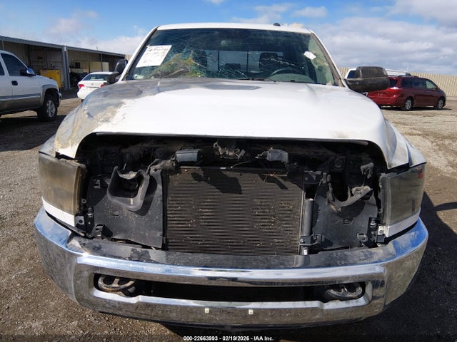 3C6UR5DL8HG601857 RAM 2500 Slt 4x4 6&#039;4 Box