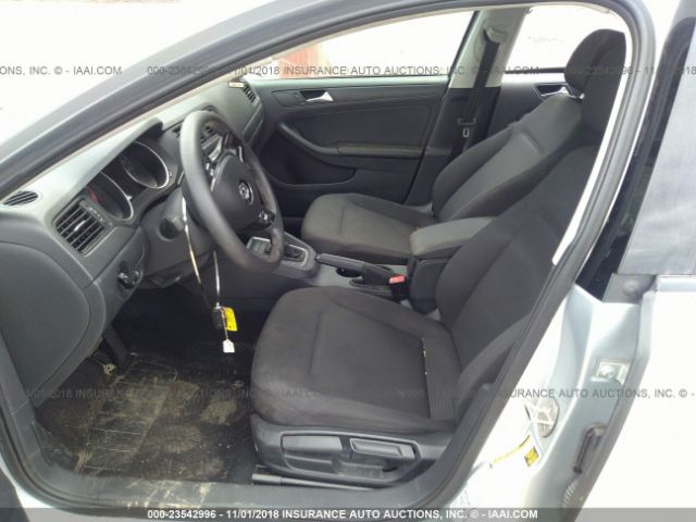 3VW2K7AJXFM216525 Volkswagen Jetta 2.0l S