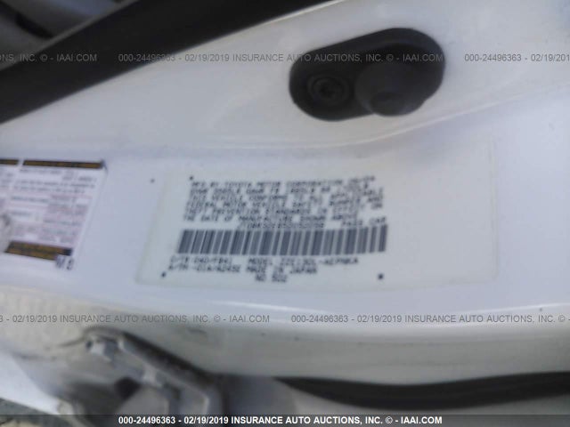 2005 TOYOTA COROLLA VIN: JTDBR32E852052058