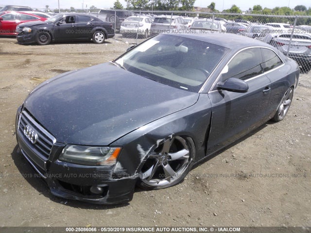 2010 AUDI A5 WAULFAFRXAA060156 Photo 1