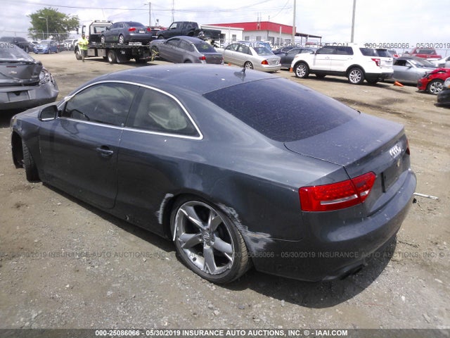 2010 AUDI A5 WAULFAFRXAA060156 Photo 2