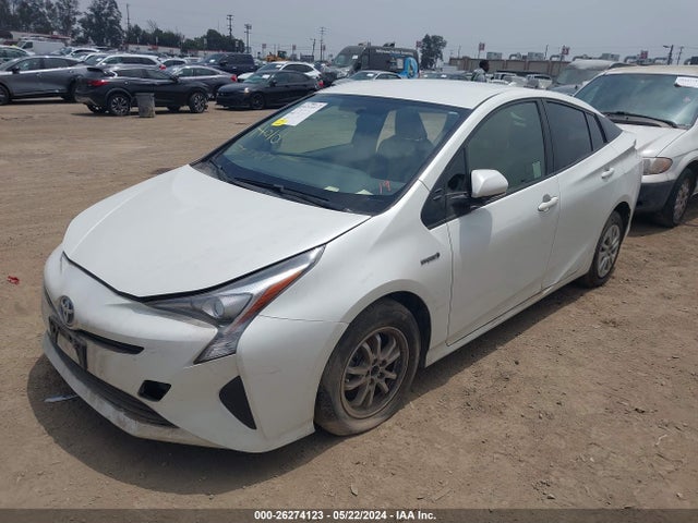 Toyota Prius Two 2016 JTDKBRFU3G3015182 Image 2