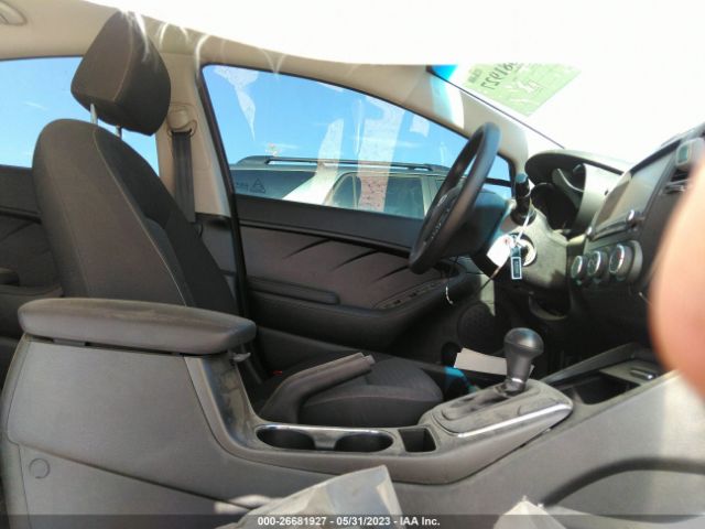 3KPFL4A73JE245145 KIA FORTE LX