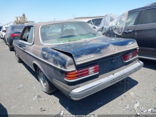 1982 MERCEDES-BENZ 300 WDBAB53A7CB000357 Photo 2