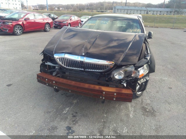 Lincoln Town Car Executive 2003 1LNHM81W73Y634870 Image 6