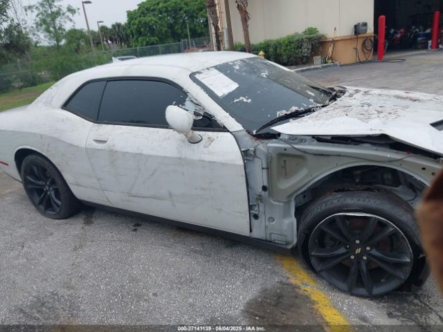 2C3CDZAG5HH651878 Dodge Challenger Sxt Plus