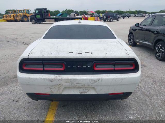 2C3CDZAG5HH651878 Dodge Challenger Sxt Plus