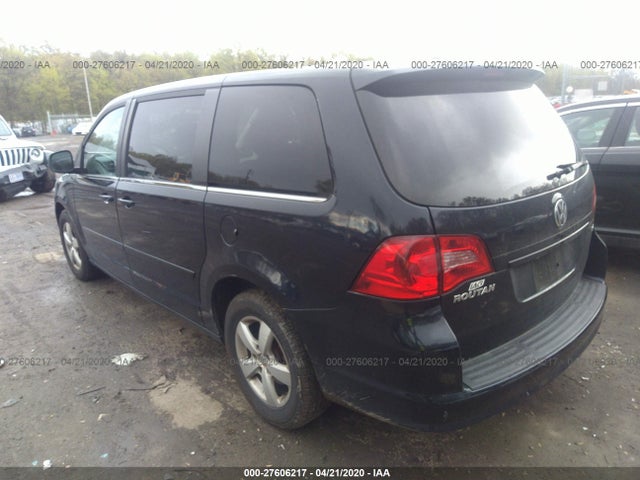Volkswagen Routan 2010 2V4RW3D10AR294720 Image 4