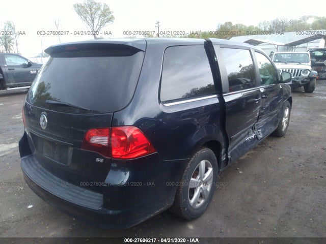 Volkswagen Routan 2010 2V4RW3D10AR294720 Image 5