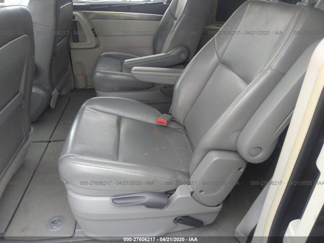 Volkswagen Routan 2010 2V4RW3D10AR294720 Image 9