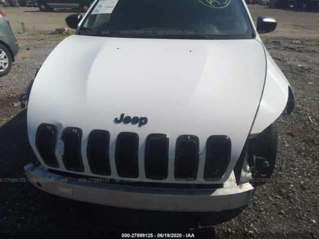 1C4PJLAB8HW559916 Jeep Cherokee Altitude Fwd