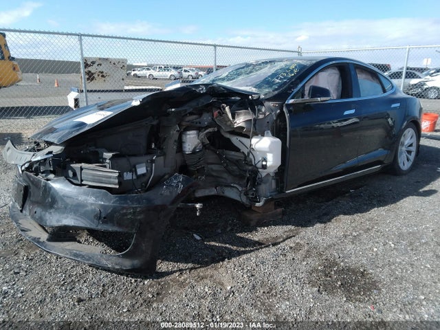 Tesla MODEL S 2018 5YJSA1E22JF281565 Image 2
