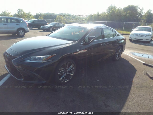 2020 Lexus ES — photo 2 of 11 | VIN 58AGZ1B13LU057987