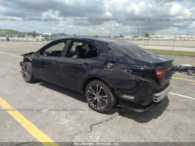 Фото: 4T1B11HK1JU143482 - 3