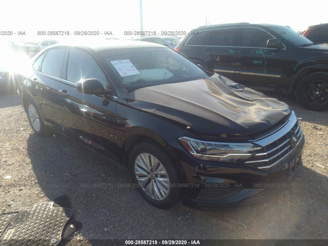 3VWC57BUXKM239754 VOLKSWAGEN JETTA Photo 1