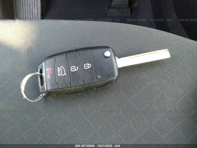 5XYPGDA55KG458108 KIA Sorento Lx V6