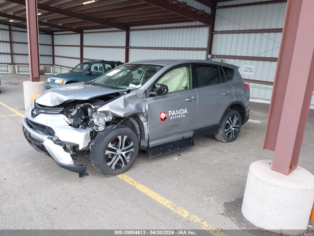 Toyota RAV4 LE 2018 JTMBFREV7JJ245244 Image 2